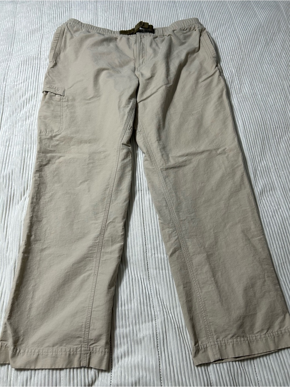 Columbia Men's Cargo Pants in Light Tan
